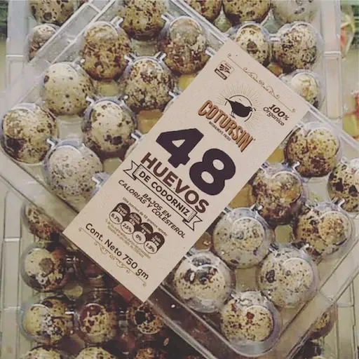 Etiqueta de caja de 48 huevos de codorniz Cotursin – diseñada por SmartBrand360