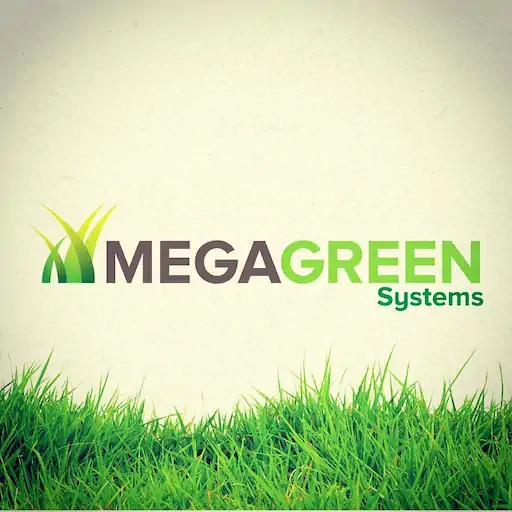 Logotipo Megagreen Systems sobre pasto – marca lista para su registro de marca en Estados Unidos con SmartBrand360