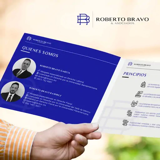 Folleto "Quiénes somos" de Roberto Bravo & Asociados – diseño de SmartBrand360