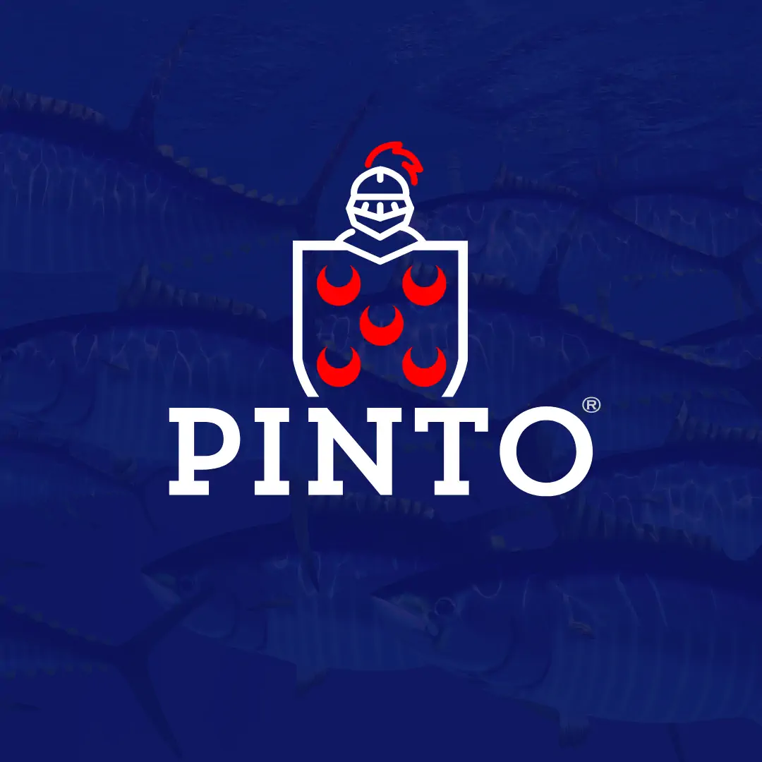 Logotipo PINTO con escudo de armas familiar sobre azul – marca lista para su registro de marca ante el IMPI con SmartBrand360